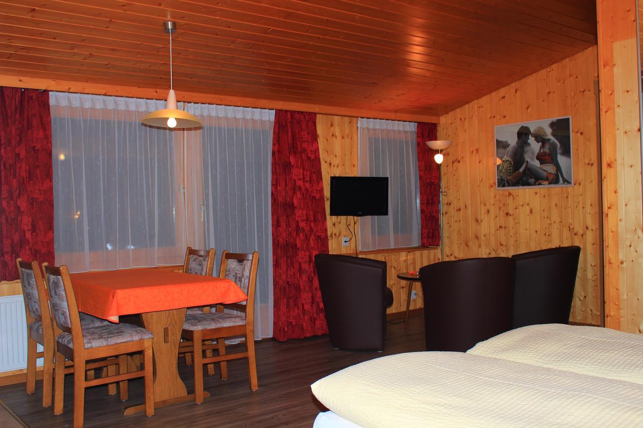 Hotel Alpha Grachen Bagian luar foto