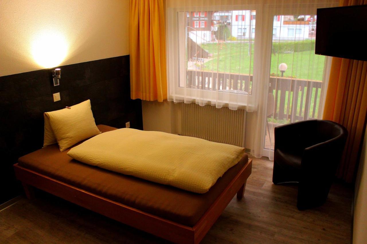 Hotel Alpha Grachen Bagian luar foto